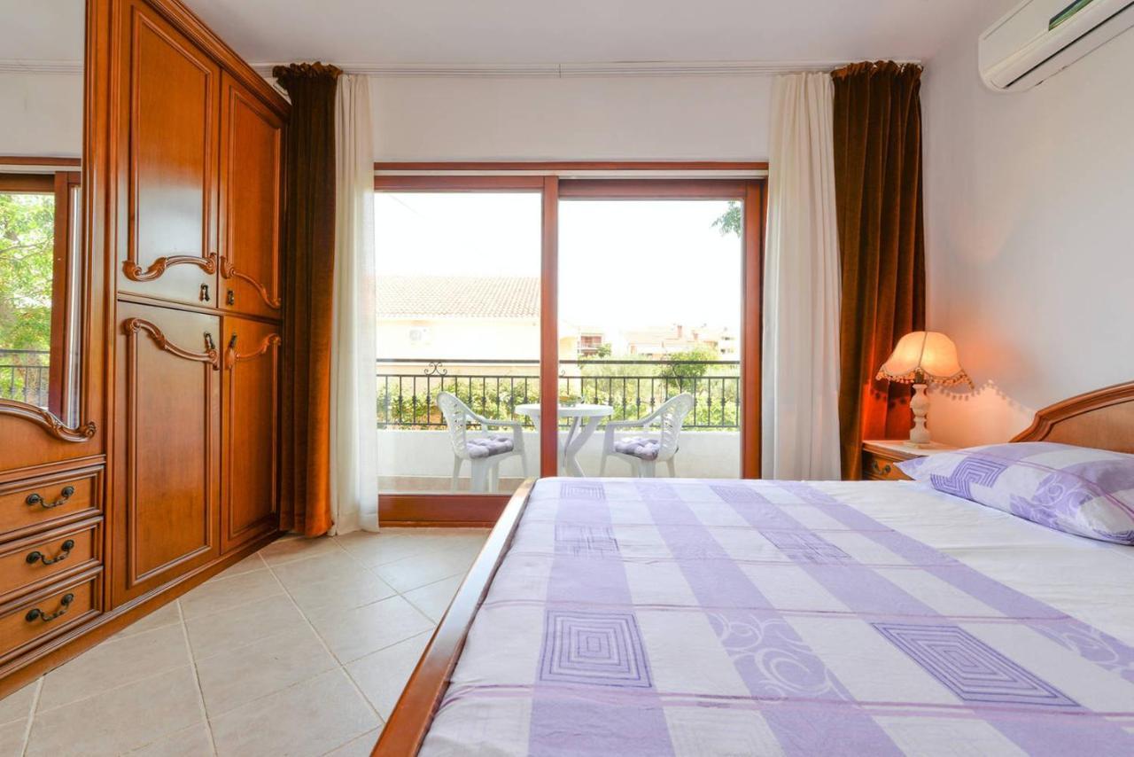 Rooms & Apartments Hegic Zara Esterno foto