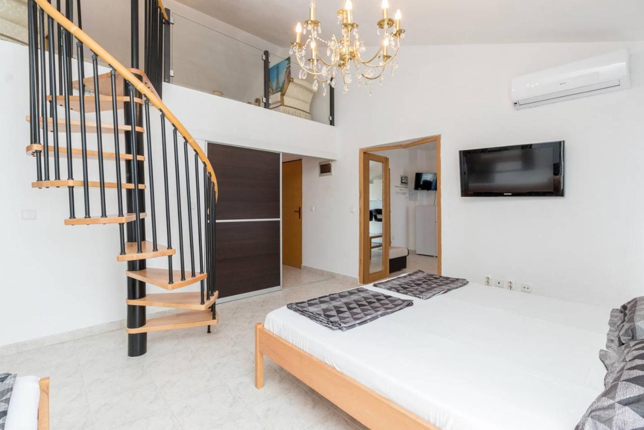 Rooms & Apartments Hegic Zara Esterno foto