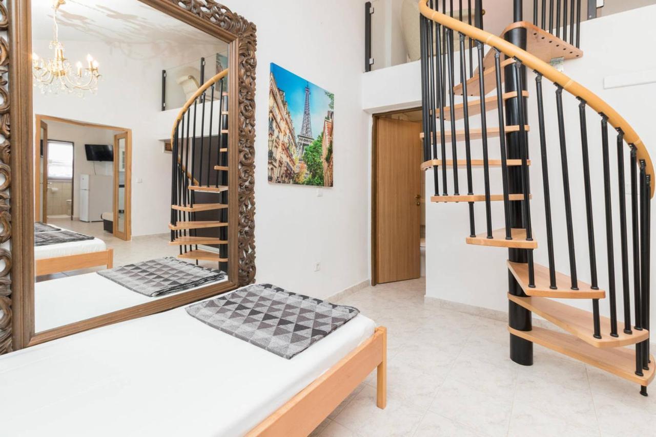 Rooms & Apartments Hegic Zara Esterno foto