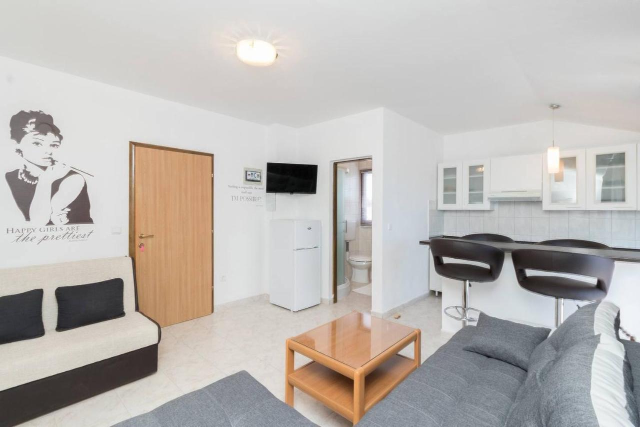 Rooms & Apartments Hegic Zara Esterno foto
