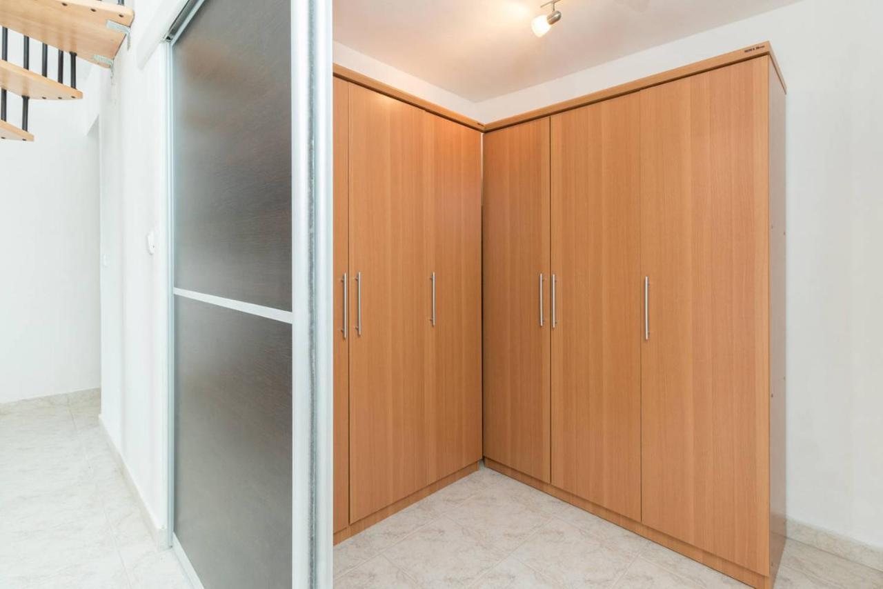Rooms & Apartments Hegic Zara Esterno foto