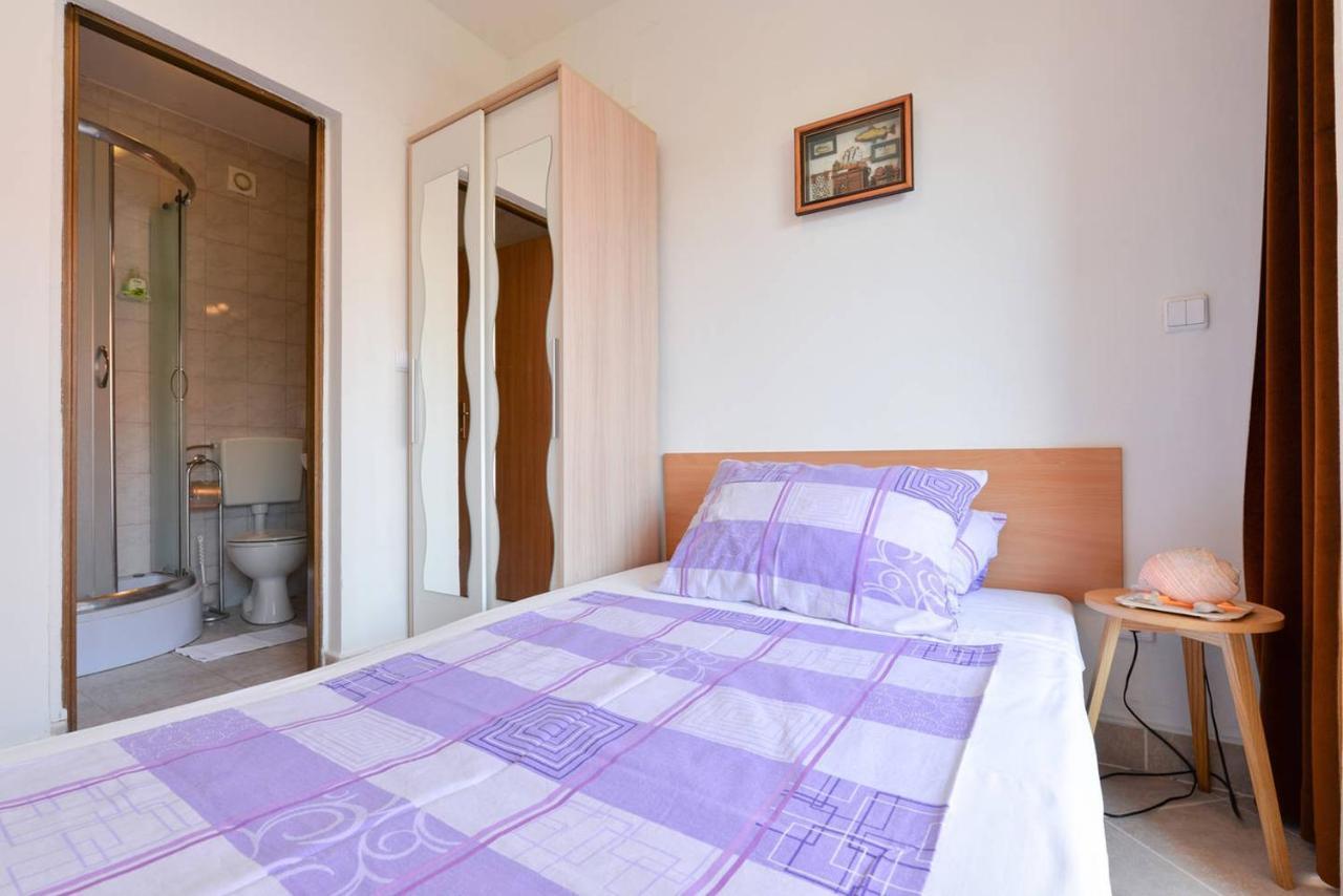 Rooms & Apartments Hegic Zara Esterno foto