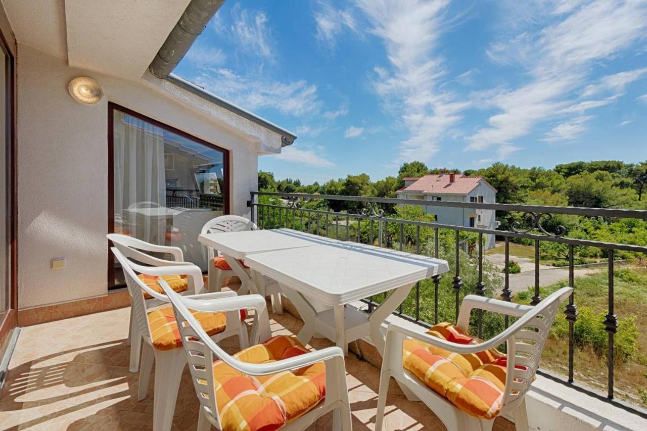 Rooms & Apartments Hegic Zara Esterno foto