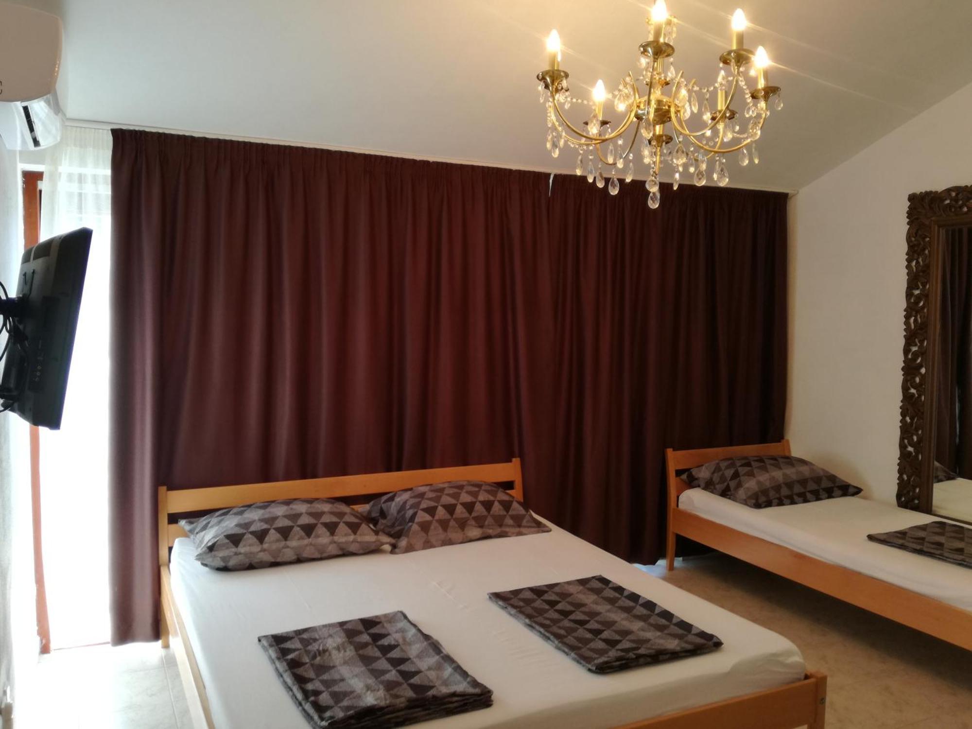 Rooms & Apartments Hegic Zara Esterno foto