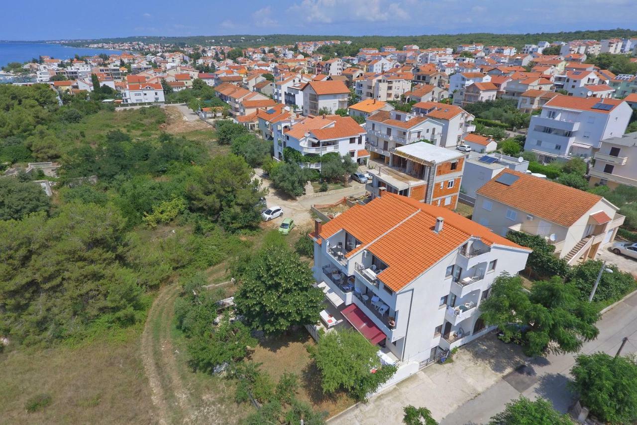 Rooms & Apartments Hegic Zara Esterno foto
