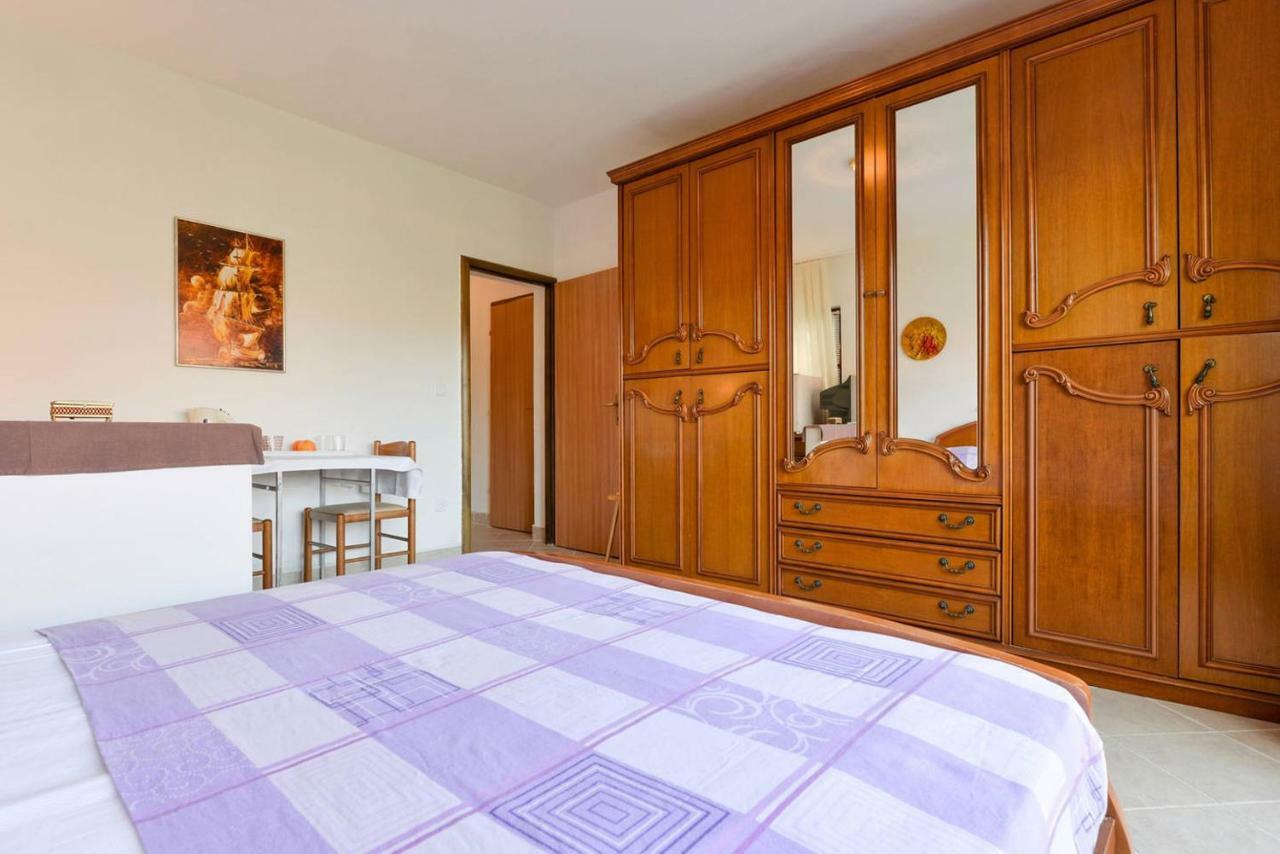 Rooms & Apartments Hegic Zara Esterno foto