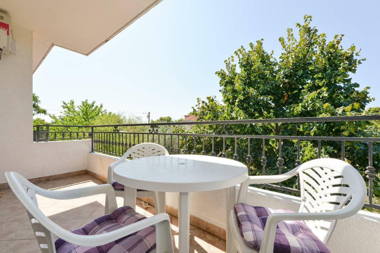 Rooms & Apartments Hegic Zara Esterno foto
